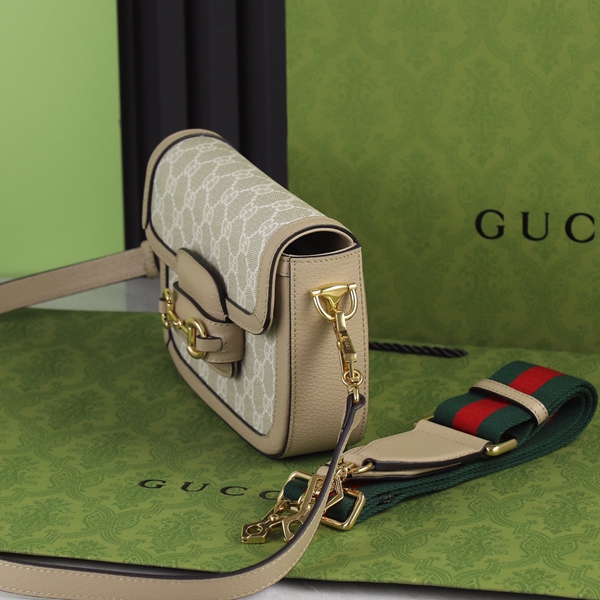 グッチバッグ背面デザイン